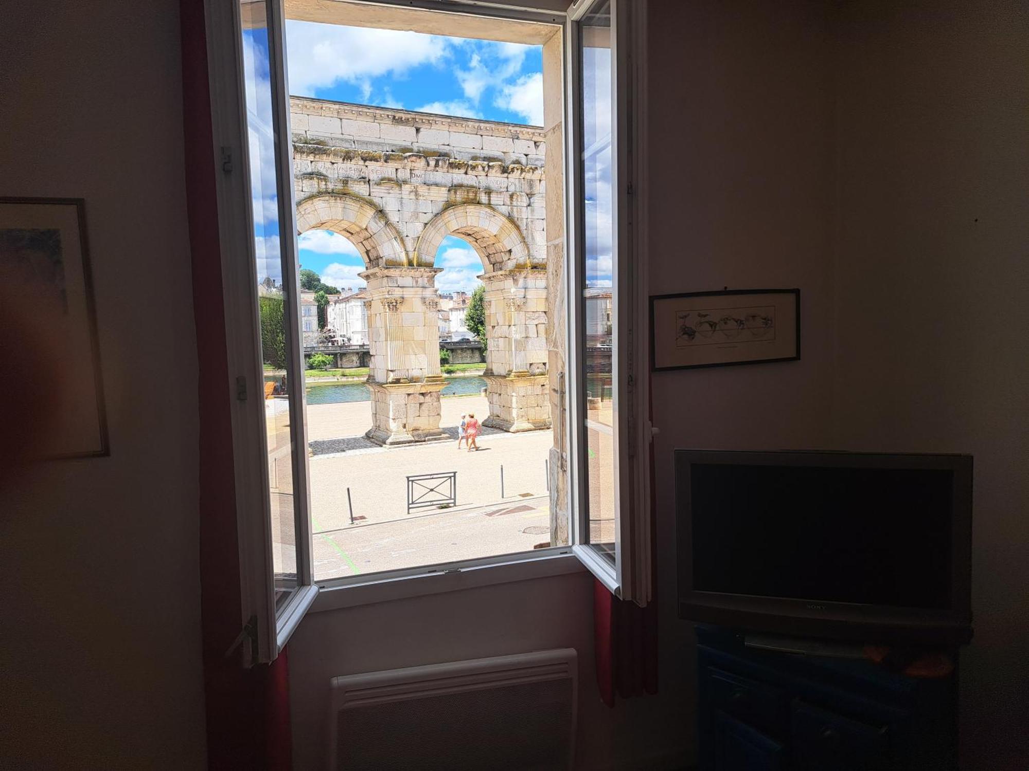 Appartement Vue Panoramique Sur Le Vieux Saintes Extérieur photo
